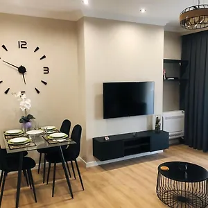 https://rooftop-sunset-view-apartment.albaniahotels.org